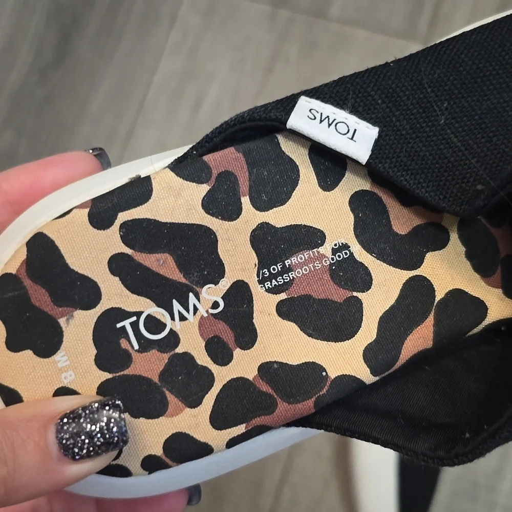 TOMS Black Mules with Leopard Print Insole. New Wuthout Tags. Size 8. - Picture 9 of 11